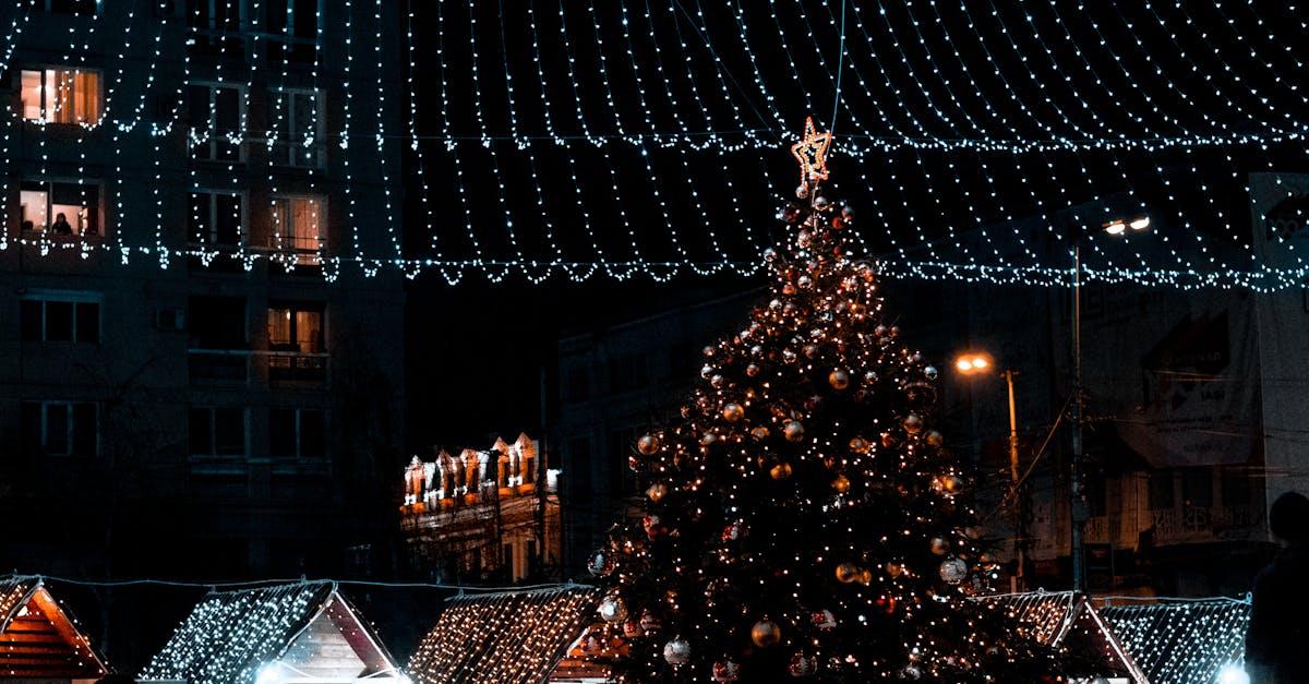 Traditionelle danske juletræsholdere til en smuk jul